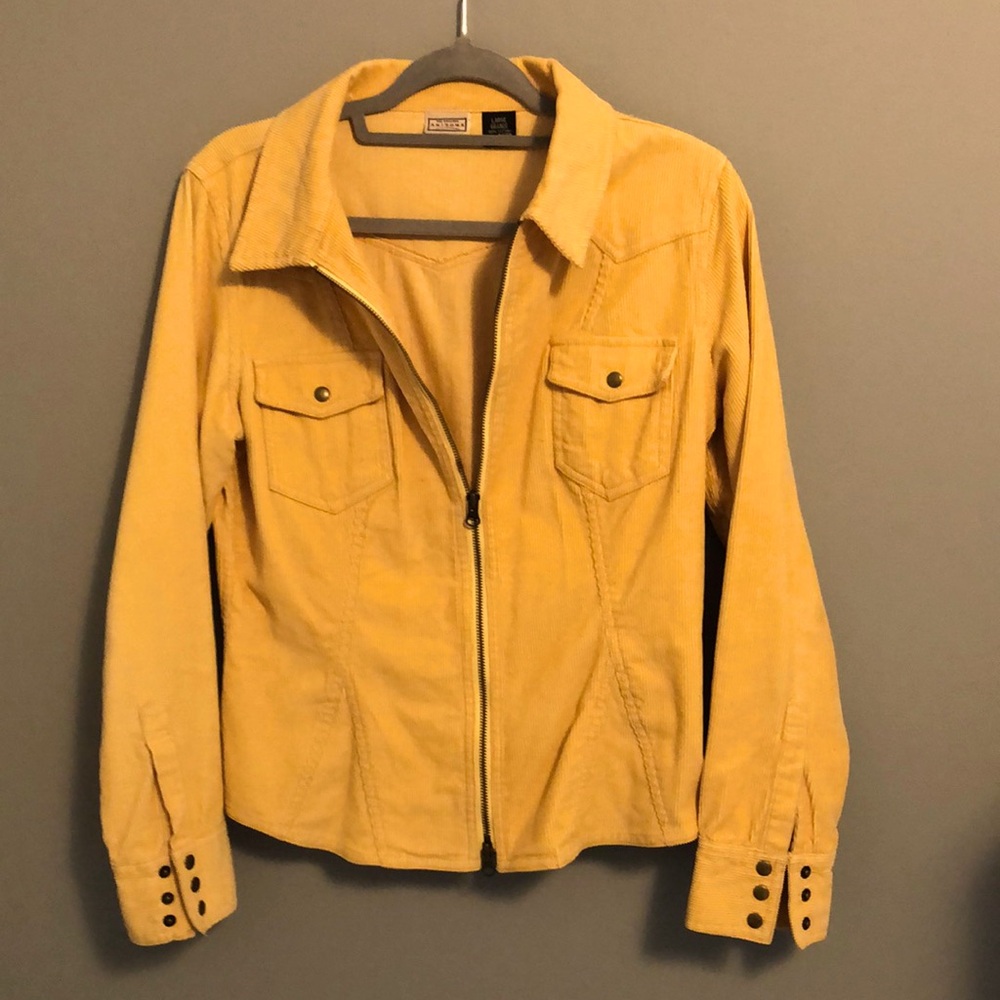 Arizona corduroy jacket. Tapered fit with scalloped bottom.